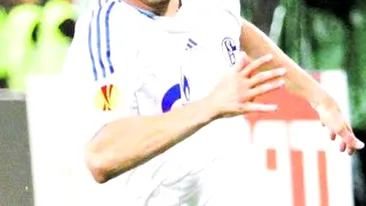 Frumoasa prezentatoare TV i-a luat locul Ilincai Vandici in inima atacantului. Marica s-a combinat cu Laura Teodoru!