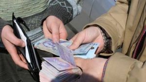 Un bărbat și-a luat țeapa vieții lui. A lăsat mașina de 30.000 € pentru un împrumut de 5.000 de €