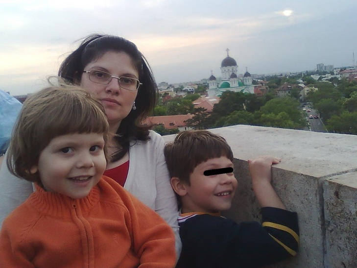 Andreea Anghel, alături de Ionuţ şi Andrei