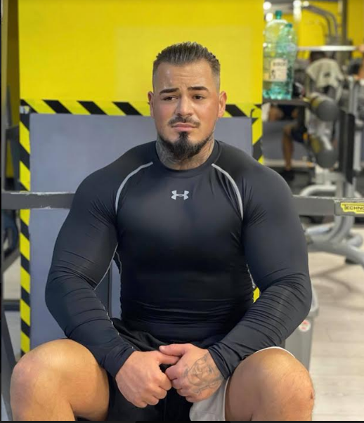 El este cel mai sexy saxofonist din România! A ținut dietă iar transformarea e uluitoare