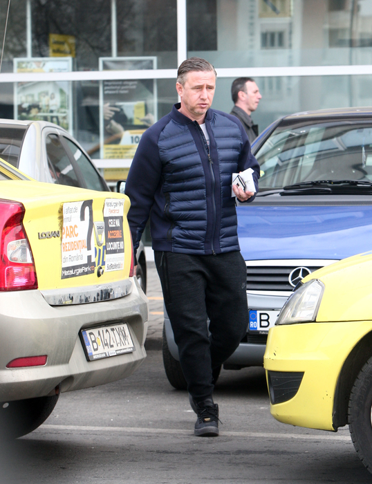 Laurenţiu Reghecampf era atât de îngândurat încât nu realiza ce se întâmplă în jurul său