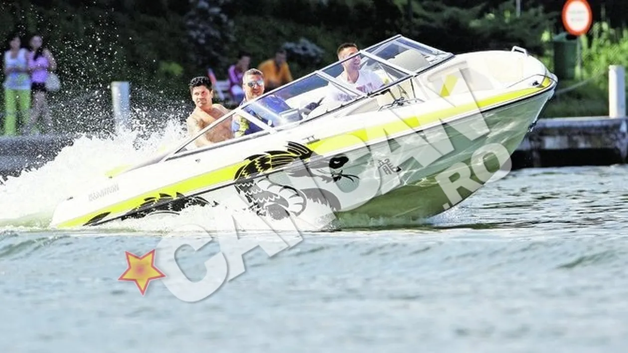 Stelian a facut valuri pe lacul Snagov. Nu e pasare, nu e avion. E Ogica pe dragon!