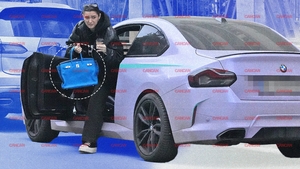 Alexia Eram "forțează" primăvara cu Birkinul de 25.000€. Fără Tonghi se poate, dar fără Hermès nici vorbă!