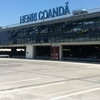Un incendiu a izbucnit pe Aeroportul Otopeni! O femeie a fost transportată la spital. Informații de ultimă oră