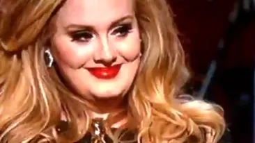 VIDEO Adele, la un pas să plângă pe scena de la Oscar! Cântăreaţa a fost năpădită de emoţii după ce a urcat sa-si ia premiul