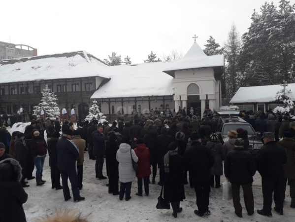 Gabriela Rîpan a fost condusă pe ultimul drum. Sute de oameni au venit să-și ia rămas-bun