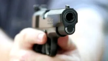 Caz şocant în Caracal! Un poliţist de 31 de ani a încercat să se sinucidă cu pistolul din dotare