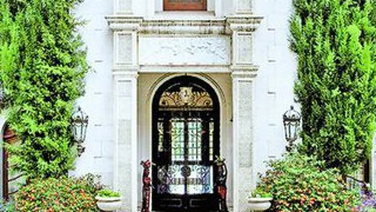 Se fac bani de pe urma regretatului Rege Pop. Se vinde patul in care a murit Michael Jackson