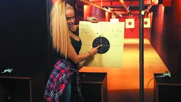 Care sunt vedetele care au calcat pe bec din punct de vedere vestimentar! Loredana si Anda Adam au fost nominalizate