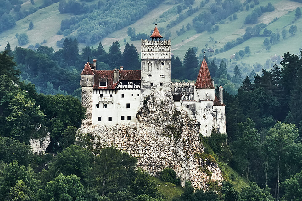Castelul Bran – legende și istoric. Programul de vizitare, rute și tarife de acces