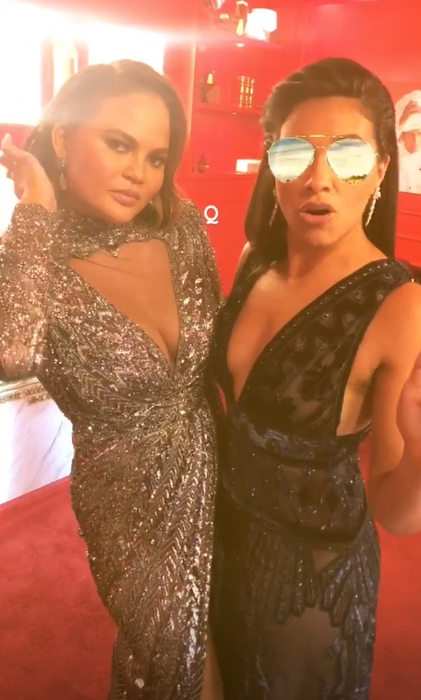 Chrissy Teigen la Premiile Emmy 2018. Sursa foto: Instagram