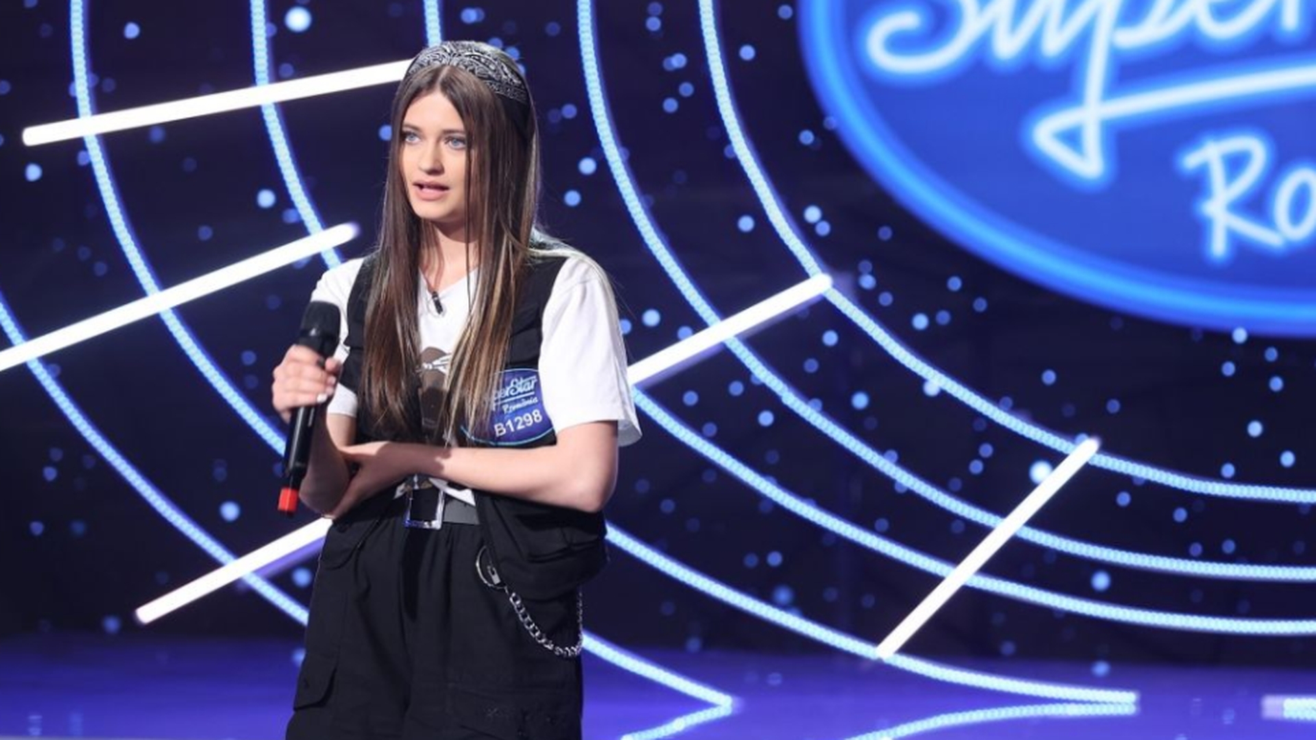 Smiley a înnebunit când a văzut-o! Antonia are o sosie la Pro TV! Cine este şi cum arată Mădălina Ţurcan