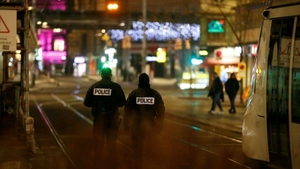 Atacul armat de la Strasbourg. Noul bilanț este de 3 morți şi 11 răniți: "Căutările continuă pentru prinderea individului"