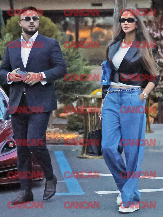 Bianca Drăgușanu, îmbrăcată casual, iar Gabi Bădălău, elegant