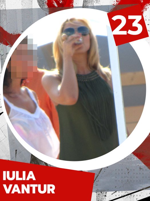 TOP 50 sexy-vedete care au încheiat 2025 în mare stil. Ramona Gabor, Roxana Ionescu și Daniela Crudu, pahare fără număr, restul e CANCAN