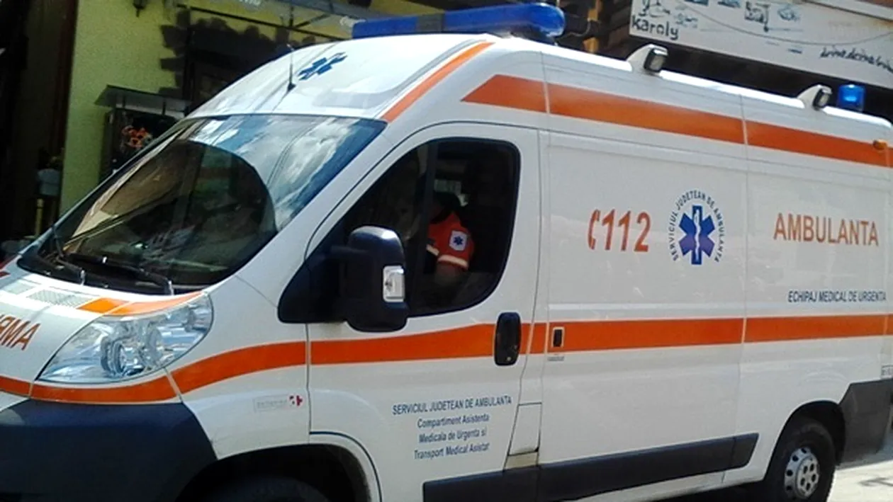 O ambulanță în misiune, accident în apropierea Spitalului de Urgență Sibiu