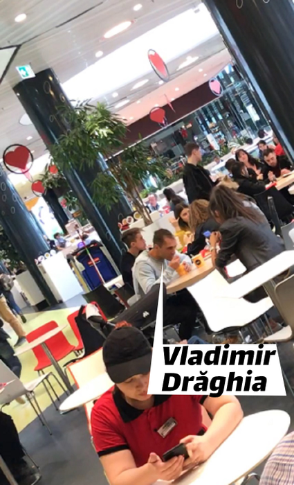 Vladimir Drăghia împreună cu soția și fiica la mall