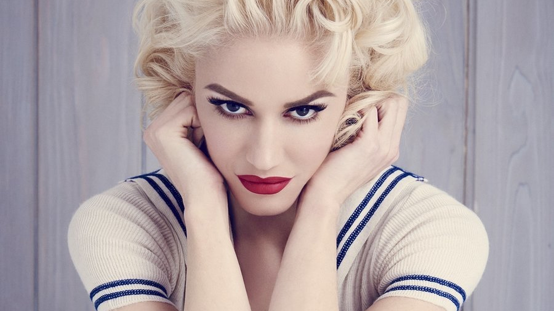 GWEN STEFANI a ajuns să fie de nerecunoscut! Aşa a apărut cântăreaţa la un eveniment