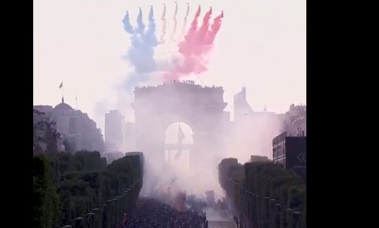 Sute de mii de francezi au sărbătorit pe Champs Elysee, după victoria de la Campionatul Mondial 2018