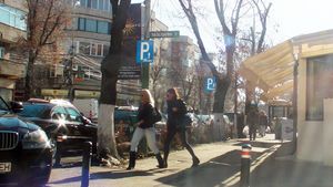 Anda Adam a incalcat regulile de circulatie pentru un mic dejun! Vezi cum a decurs dimineata pentru artista!