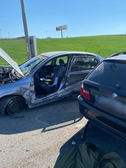 Persoană rănită într-un accident produs în centrul Capitalei. A fost nevoie de intervenția descarcerării. VIDEO