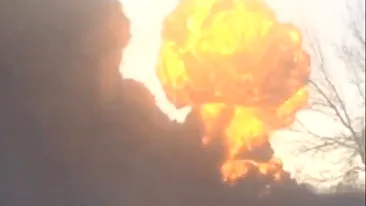 Un tren care transporta petrol a deraiat în nordul SUA! Imagini incredibile de la fata locului: Am văzut o a treia explozie