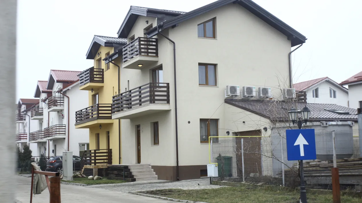 Dani Otil a dat lovitura! S-a mutat din garsoniera de la periferie intr-o vila cu trei etaje ridicata intr-o zona rezidentiala!