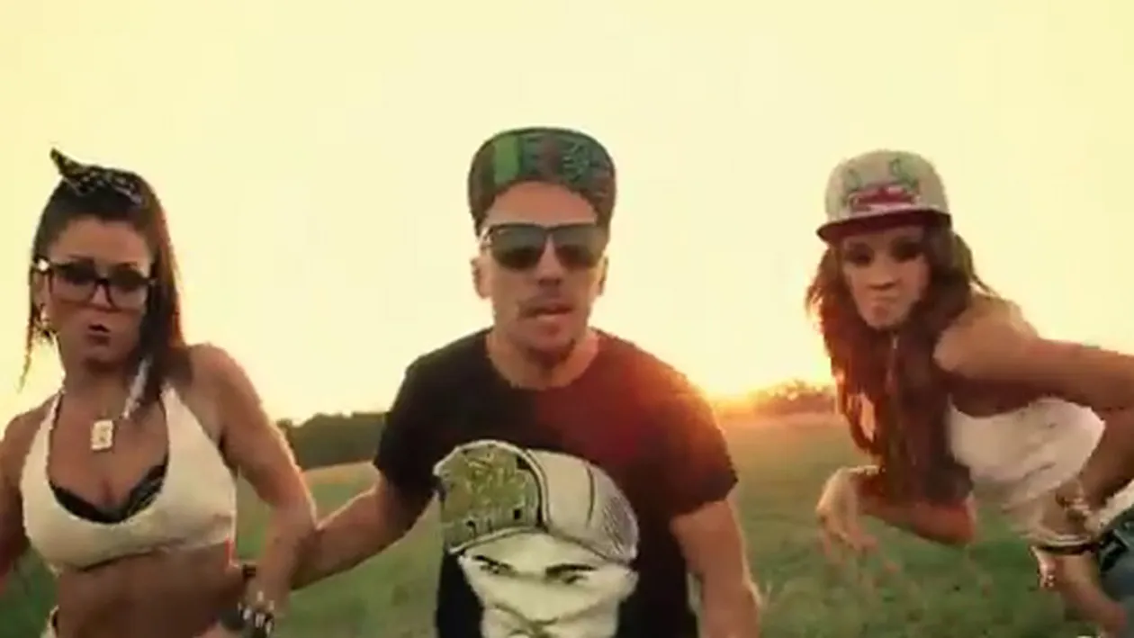 Cel mai tare hit de rap rural! Skizzo Skillz a lansat o noua melodie: Fetele se misca bini di tat! - Asculta-l si da-l pe Facebook, are deja 65.000 de views in doar 2 zile