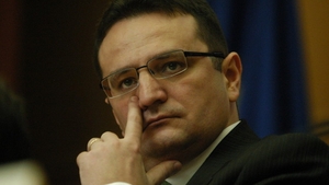 Sefii SRI si SIE au salarii mai mici decat adjunctii lor. Afla de ce se intampla asta
