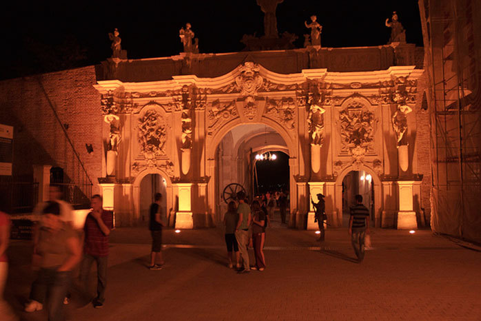 Veche poartă a Cetăţii Alba Iulia