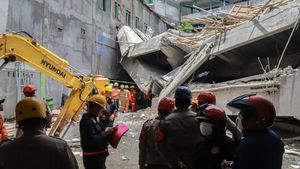 Tragedie în timpul orelor! O școală s-a prăbușit, 90 de elevi prinși sub dărâmături, în Indonezia