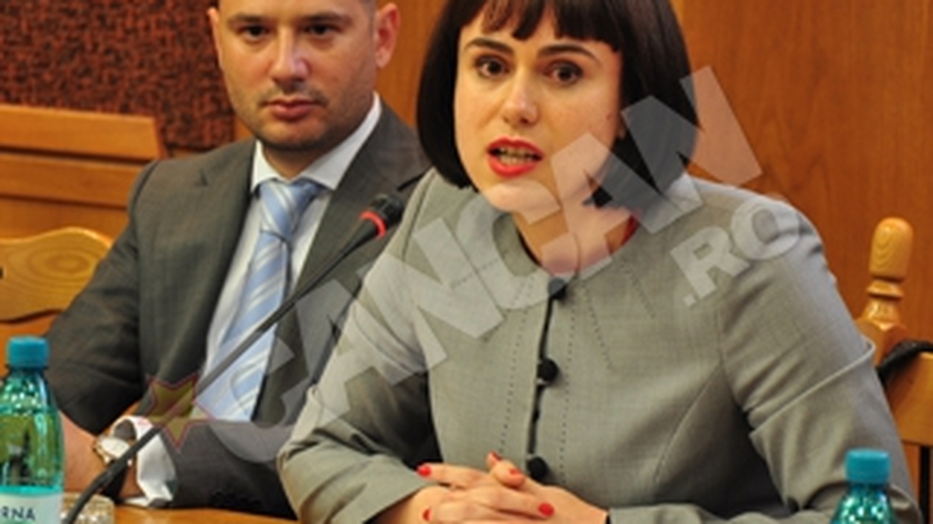 Sandra Stoicescu si Teo Trandafir devin "Fiice ale Argesului"