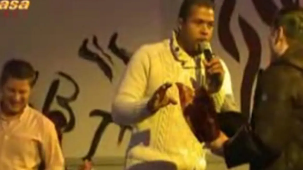 VIDEO Vedetele de la Acasa TV si-au facut cadouri de Craciun! Vezi aici ce a primit fiecare!