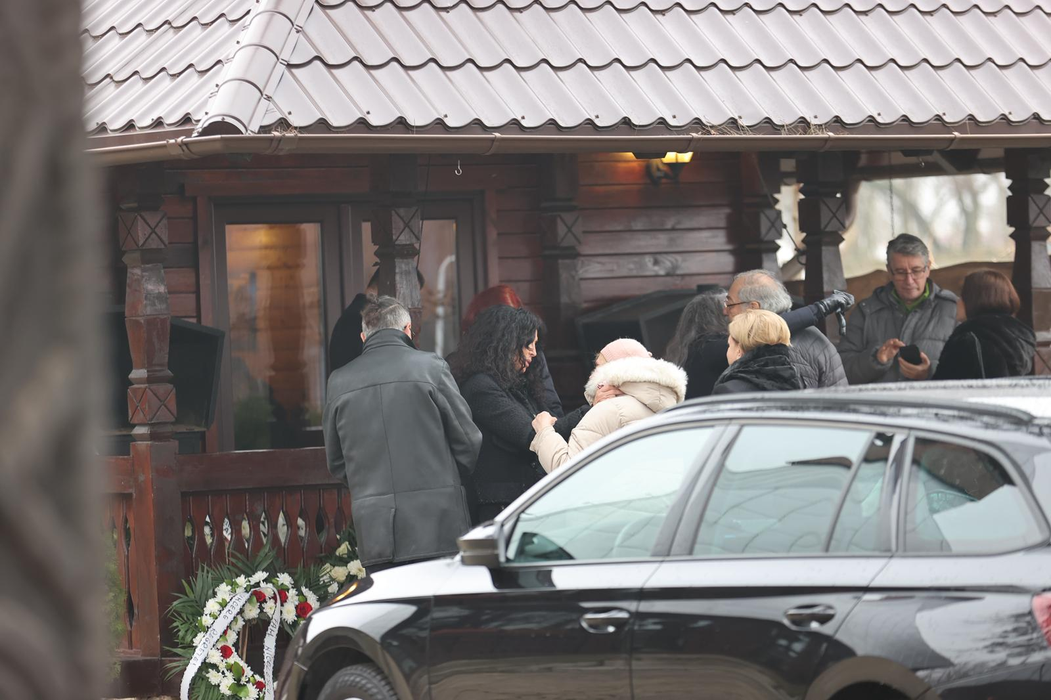 Inmormantare mama Mihaela Radulescu