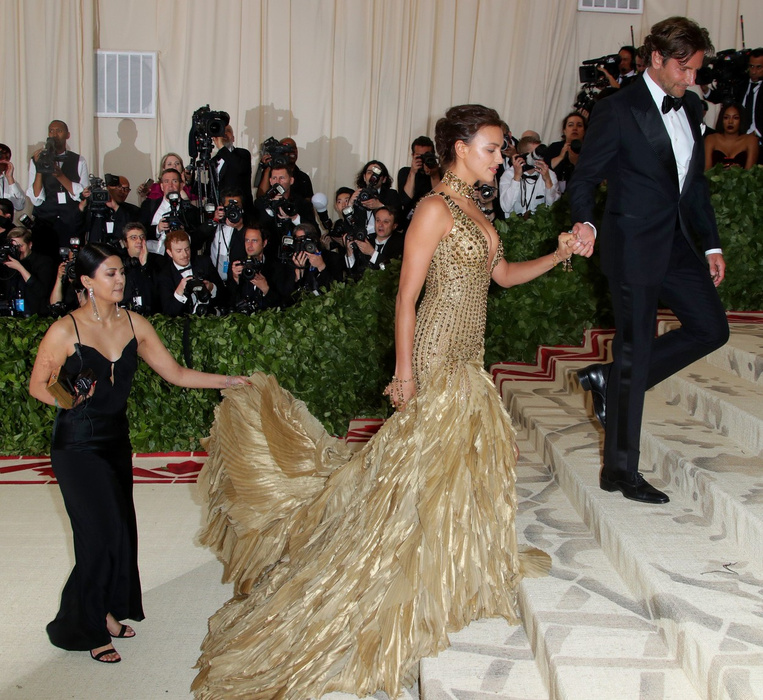 Irina Shayk și Bradley Cooper la Met Gala 2018