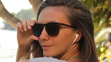 Fotografie de colectie! Adela Popescu, fericita alaturi de parintii ei! Fanii au reactionat: Ai luat de ei tot ce-i mai frumos