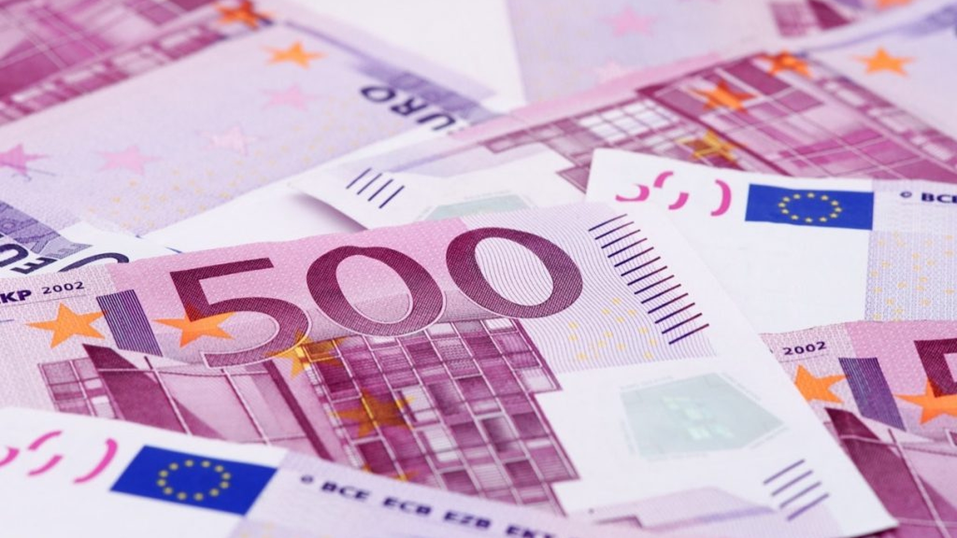Un român din Italia a răzuit un loz și s-a trezit bogat. Nu s-ar fi gândit niciodată la o astfel de sumă