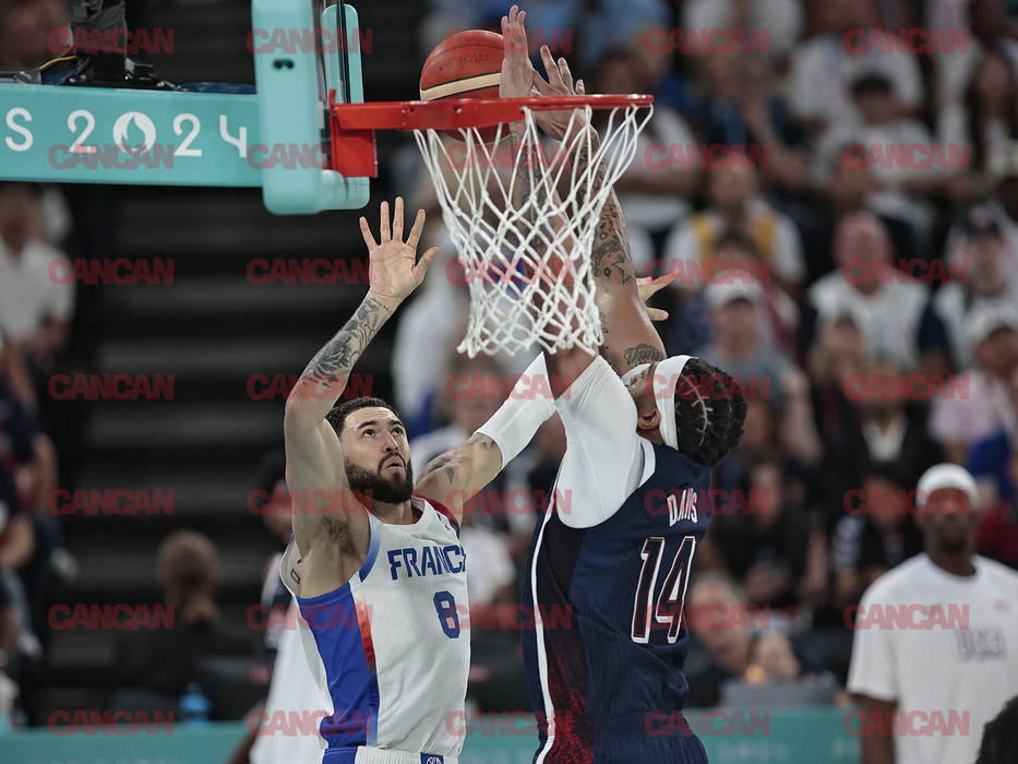 SUA, campioană olimpică la baschet a 5-a oară consecutiv! Vedetele s-au înghesuit să prindă un loc în tribune la marele meci FOTO