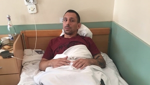 Tânăr din Craiova, băgat în spital de doi poliţişti, după ce i-a înjurat. "M-au lovit cu un scaun metalic peste tot. Pe spate, în cap..."
