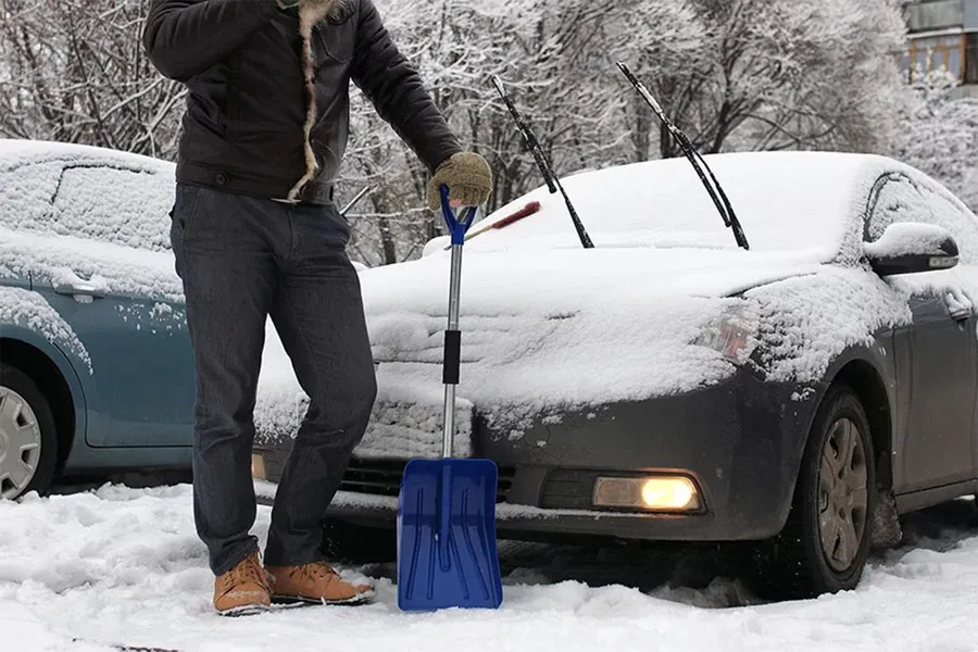Ce se întâmplă, de fapt, dacă îți speli mașina iarna. Greșeala pe care mulți români o fac