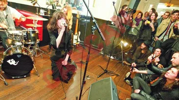 Supermodelul Irina Lazareanu da lovitura cu vocea