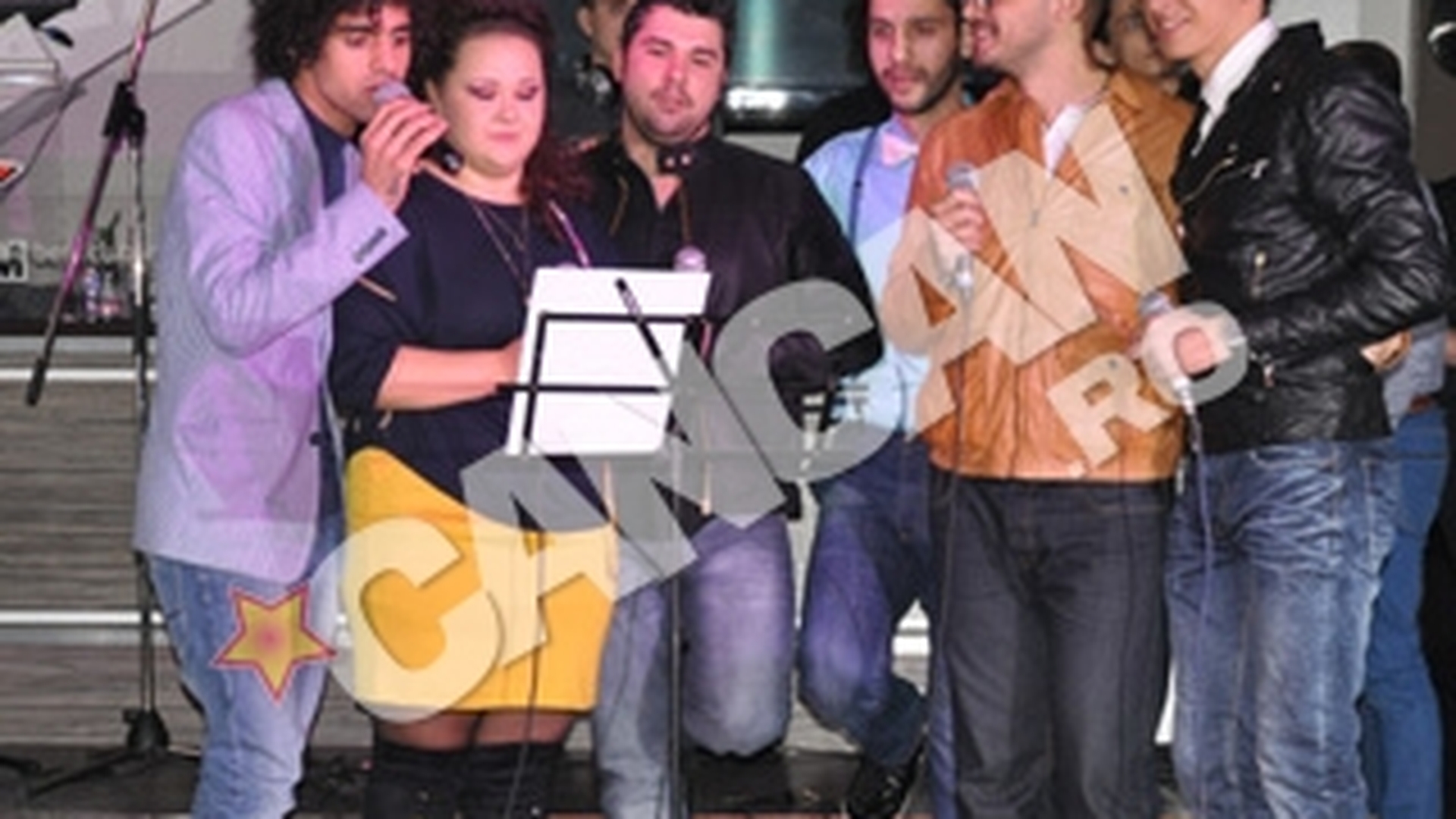 Ti-a fost dor de ei? Concurentii de la “Vocea Romaniei”, sezonul I, s-au reunit pentru un show incendiar! Vezi aici imagini memorabile!