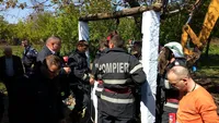 Copilul căzut în puţ a fost salvat! E în viaţă şi e îngrijit de medici!