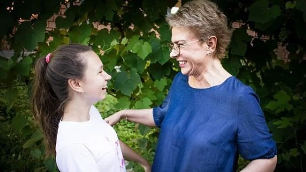 Teo Trandafir i-a spus fiicei ei că este adoptată, în direct! Reacţia ei a lăsat-o fără cuvinte: „Eu n-aş putea să-i spun mamă”