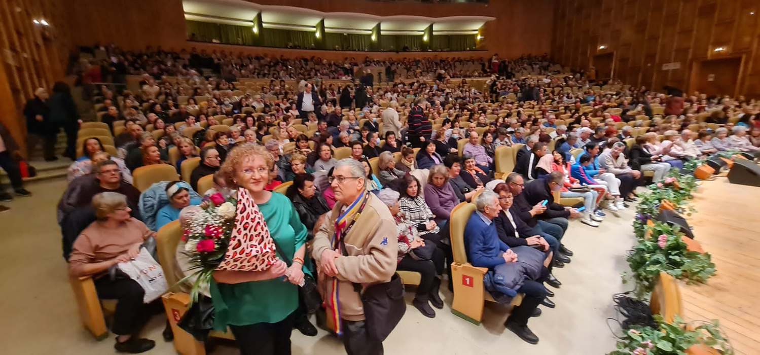 Gheorghe Turda, concert aniversar de excepție la Sala Radio. Ce cadou deosebit i-a făcut nepotul artistului, pe scenă. GALERIE FOTO