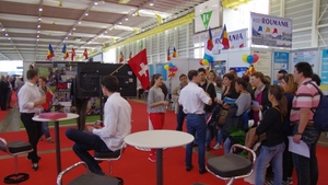 Savantii romani au spart topurile lumii! De la CD-ul de 15.000 ori mai mare, la romanii angajati la NASA!