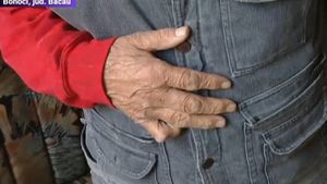 Caz șocant în Bacău! Un bărbat s-a întors acasă după 30 de ani. Familia credea că e mort