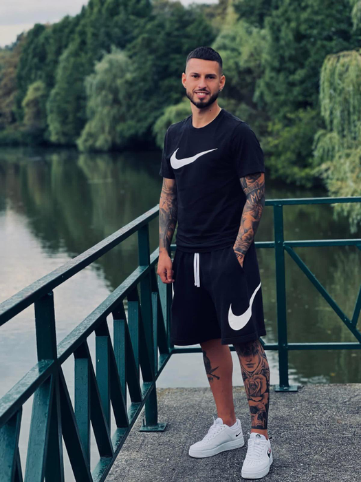 El este Denis Morea, fotbalistul care și-a pierdut viața în accidentul de pe Transalpina. Avea doar 28 de ani