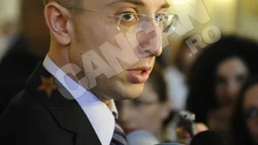 Iulian Urban, cel mai tanar senator, divorteaza