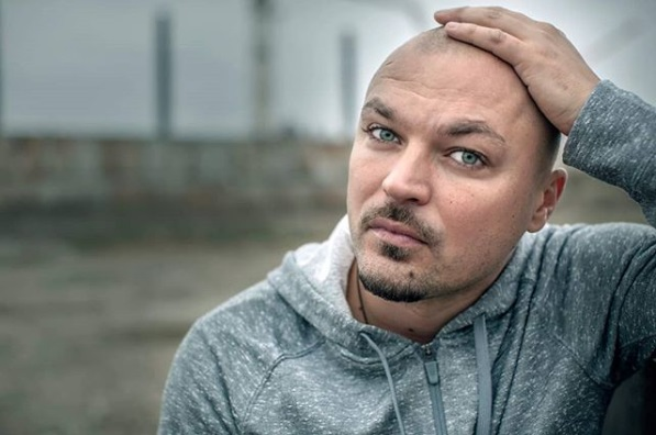 După o ceartă cu soția, Puya ar fi ajuns să doarmă în locul câinelui, spun interlopii interceptați în dosarul lui Dani Mocanu